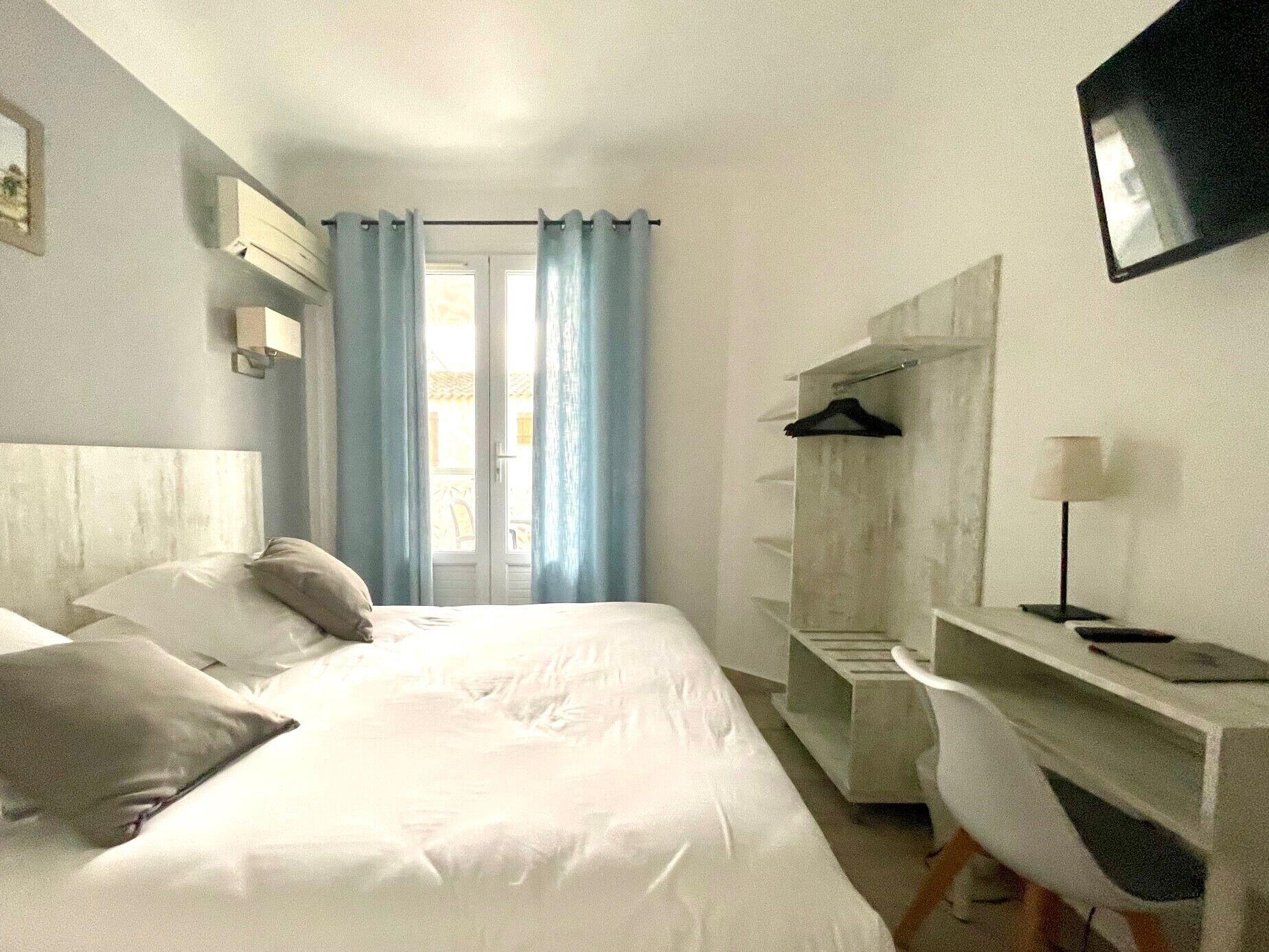 Hotel Les Palmiers En Camargue Сент-Марі-де-ла-Мер Екстер'єр фото