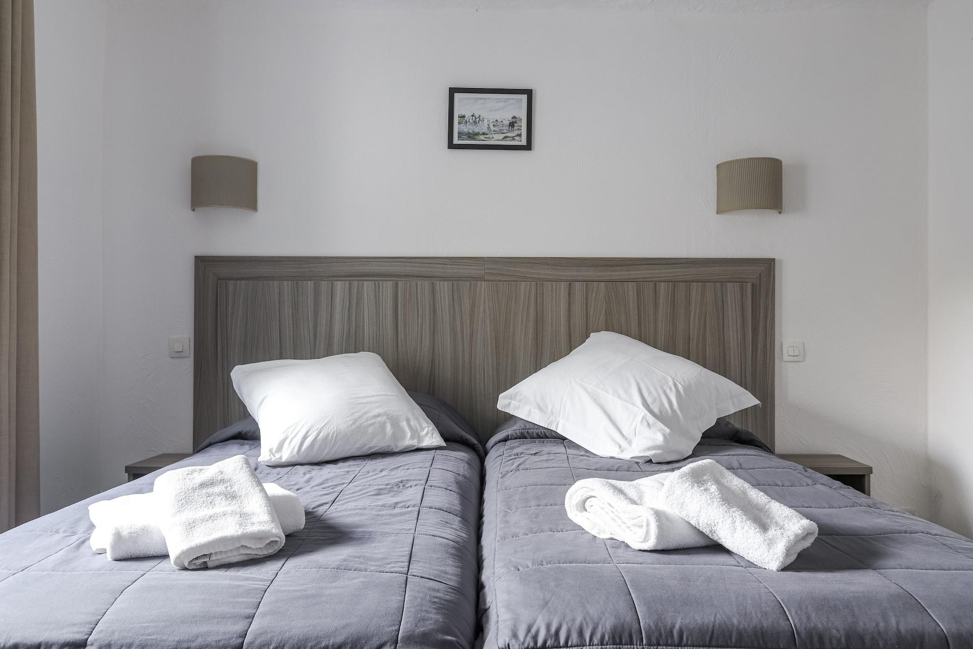 Hotel Les Palmiers En Camargue Сент-Марі-де-ла-Мер Екстер'єр фото