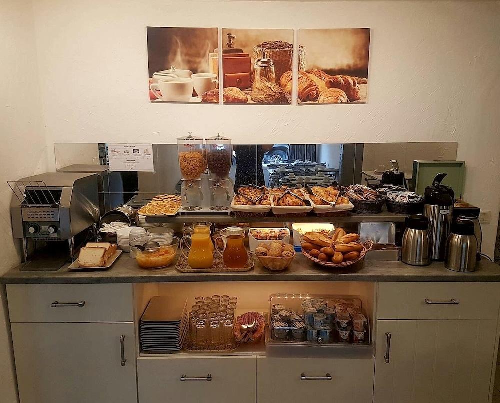 Hotel Les Palmiers En Camargue Сент-Марі-де-ла-Мер Екстер'єр фото