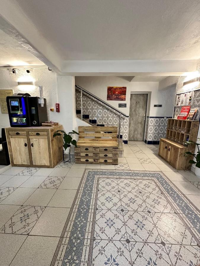 Hotel Les Palmiers En Camargue Сент-Марі-де-ла-Мер Екстер'єр фото