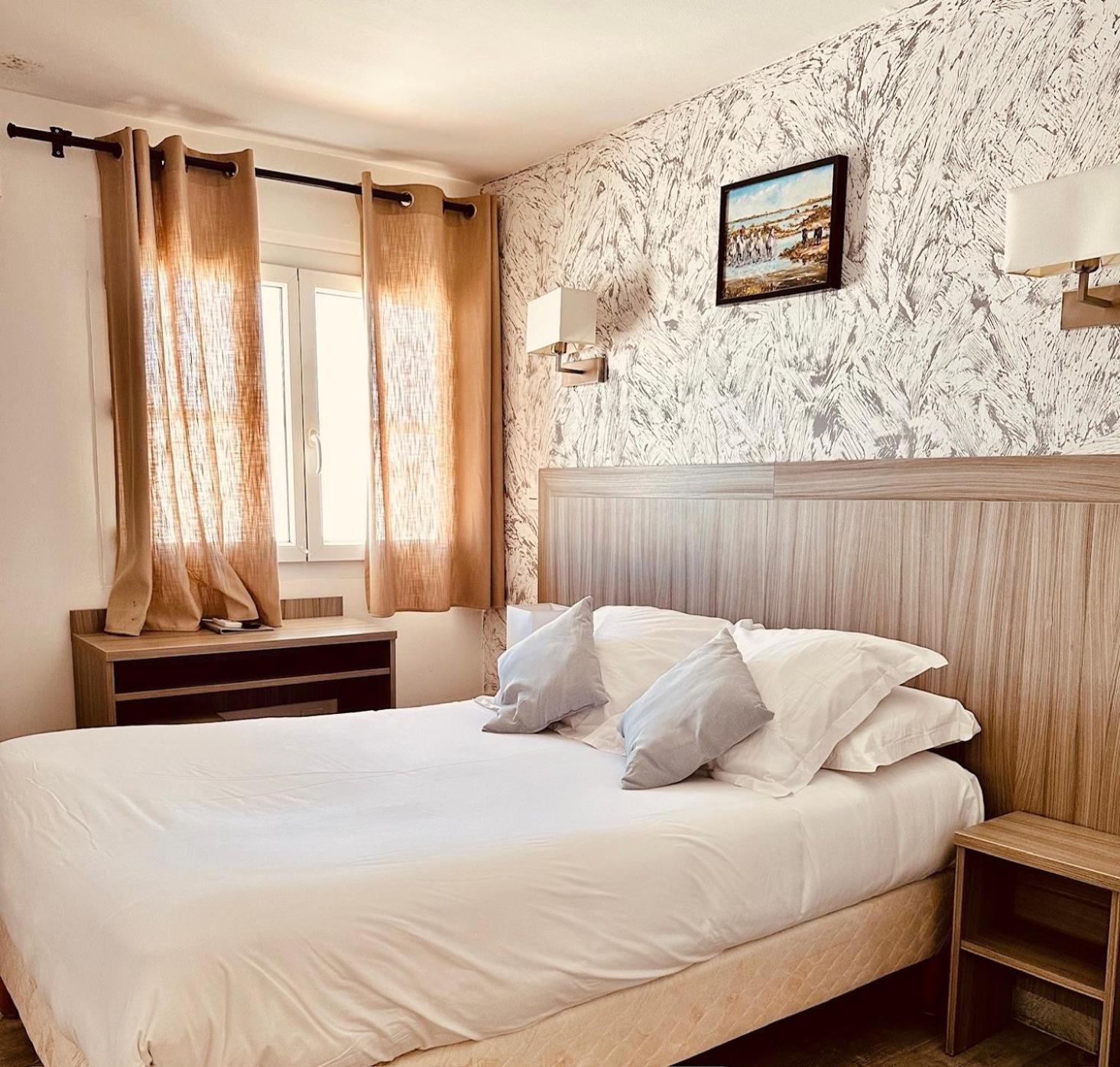 Hotel Les Palmiers En Camargue Сент-Марі-де-ла-Мер Екстер'єр фото